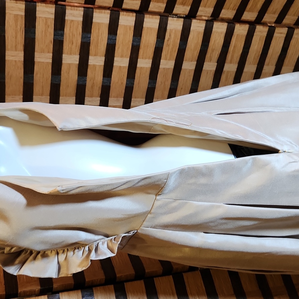 Jessica Howard gold party dress - Picture 6 of 12